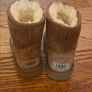 Toddler Uggs size 9-chestnut